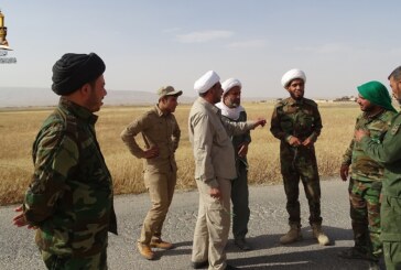 لجنة الإرشاد تتفقد محاورها في محافظتي نينوى وصلاح الدين والقطعات العسكرية المرابطة على الحدود السورية وتقدم الدعم اللوجستي من المواد الغذائية واللحوم للمقاتلين وتقلد أصحاب المواكب الداعمة بوشاح أمير المؤمنين (ع)