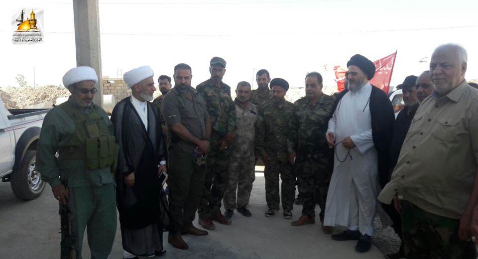 بالصور .. دعاء وسلام المرجعية الدينية العليا لمتطوعي قوات الحشد الشعبي؛ ينقلها مبلغو لجنة الإرشاد في محور سامراء، ويوزعون الدعم اللوجستي المقدم من موكب أهالي حي جميلة ببغداد برفقة معتمد المرجعية